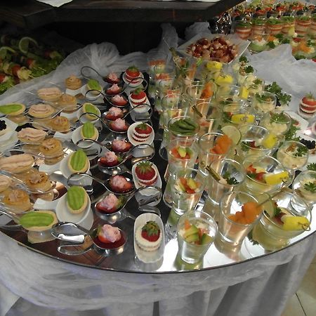 Hotel Ai Pini วีโก ดี ฟาสซา ภายนอก รูปภาพ