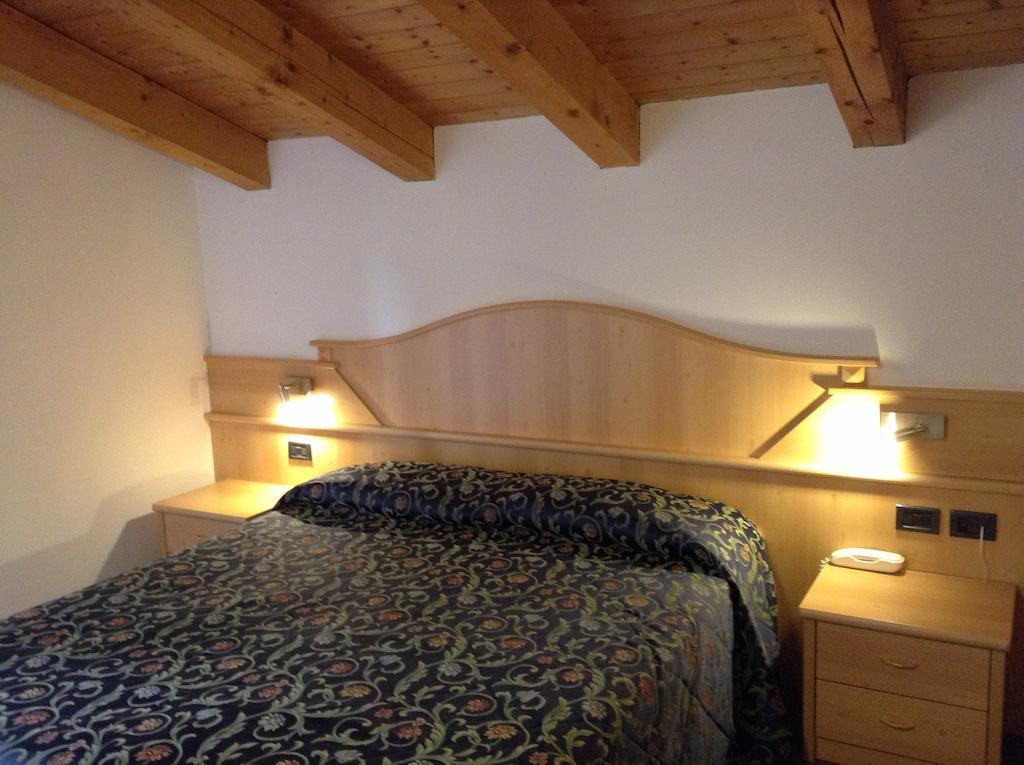 Hotel Ai Pini วีโก ดี ฟาสซา ภายนอก รูปภาพ