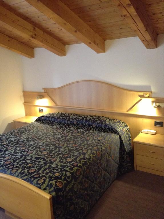Hotel Ai Pini วีโก ดี ฟาสซา ภายนอก รูปภาพ