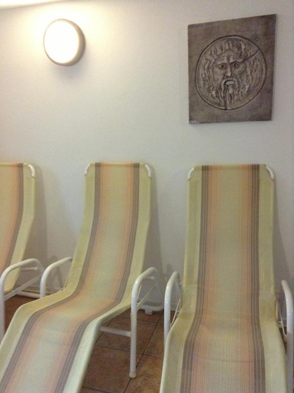 Hotel Ai Pini วีโก ดี ฟาสซา ภายนอก รูปภาพ
