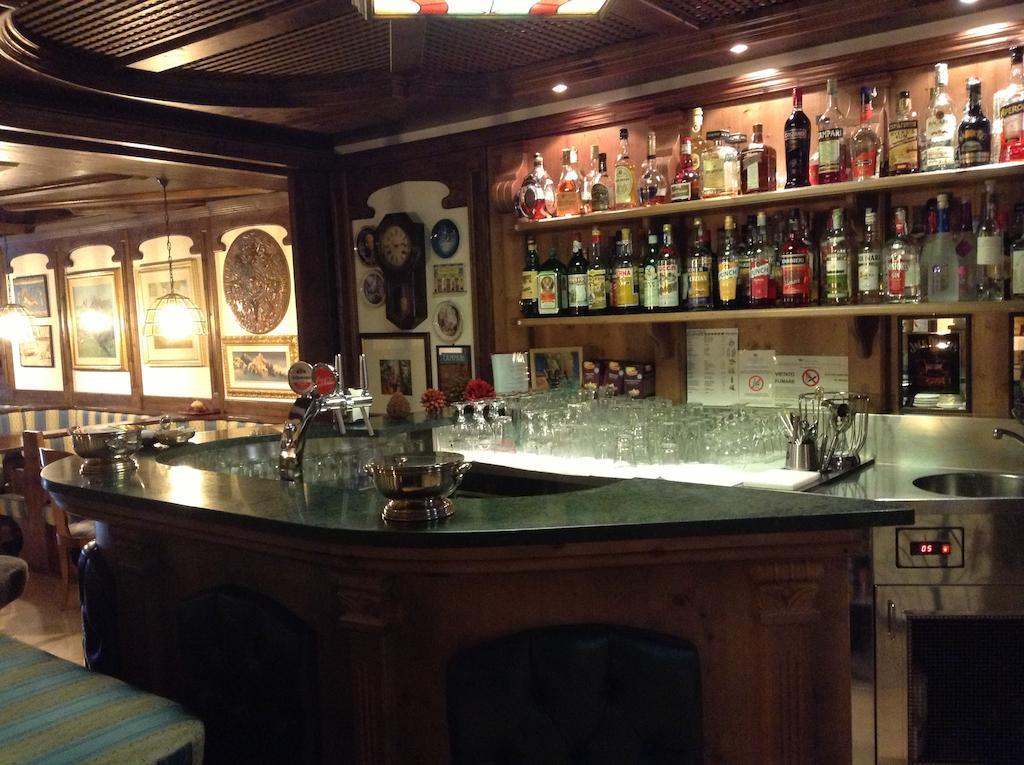 Hotel Ai Pini วีโก ดี ฟาสซา ภายนอก รูปภาพ