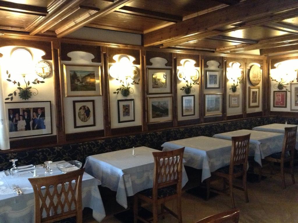 Hotel Ai Pini วีโก ดี ฟาสซา ภายนอก รูปภาพ