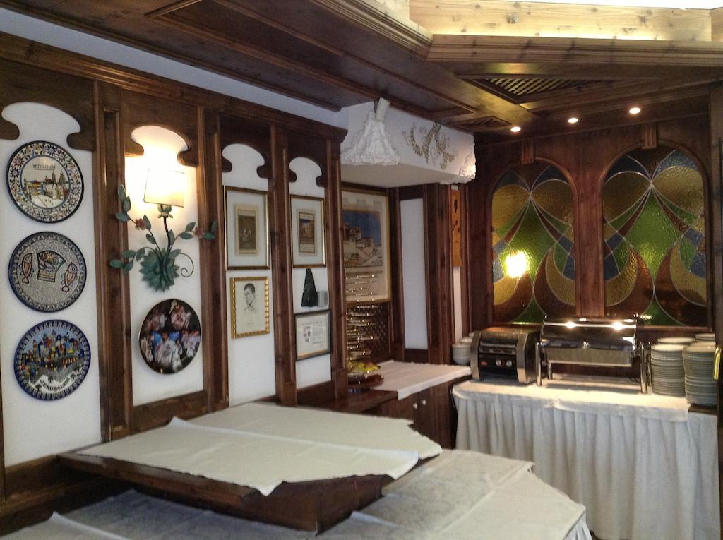 Hotel Ai Pini วีโก ดี ฟาสซา ภายนอก รูปภาพ